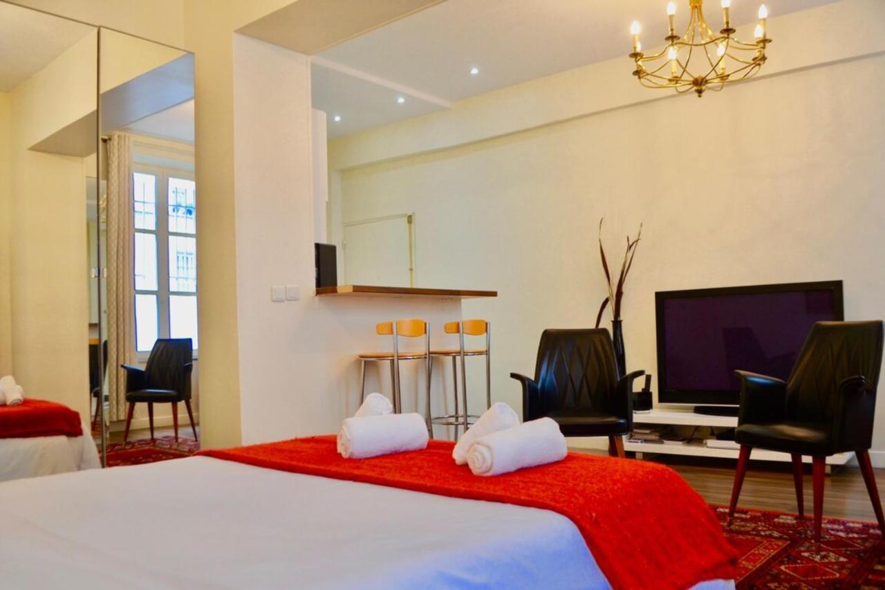 1 Bedroom Apartment In The Heart Of The Marais Area Paris Extérieur photo