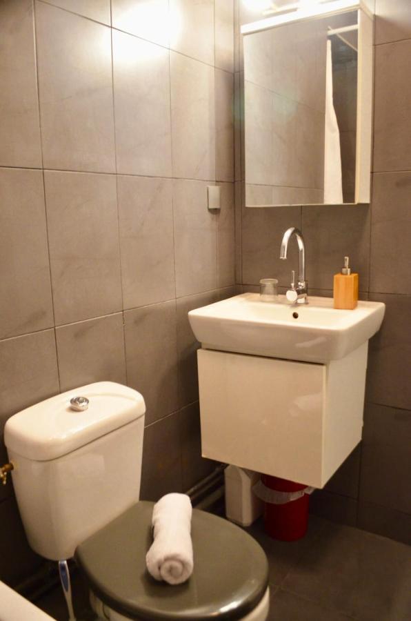 1 Bedroom Apartment In The Heart Of The Marais Area Paris Extérieur photo